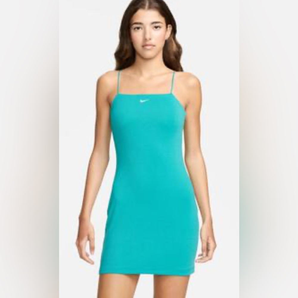 Nike‎ Women's Aqua Slim Fit Dress